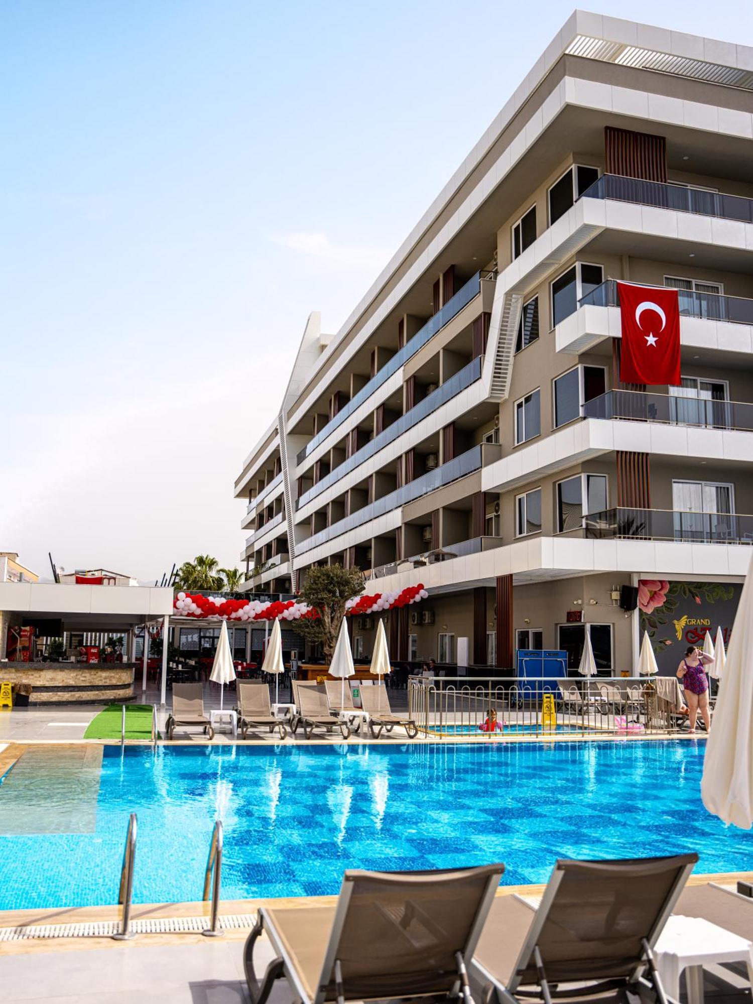 Grand Kolibri Prestige Hotel Konakli Exterior photo